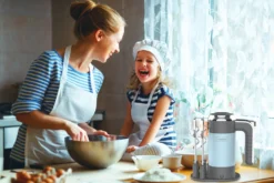 Westinghouse -Westinghouse WKHM250BU Hand Mixer BLUE Lifestyle scaled